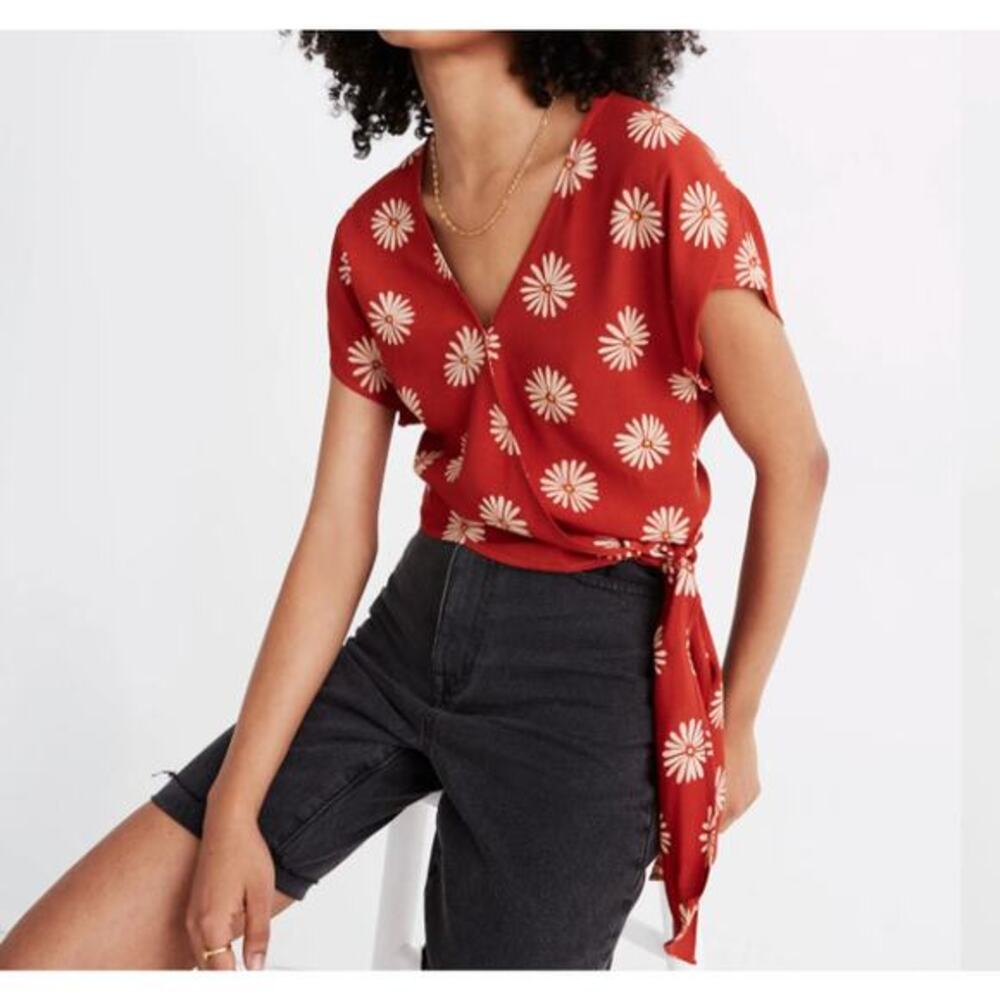 Madewell Sash-Tie Wrap Top in in Daisy Daydream